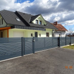 Dvoriščna vrata antracit z ograjo