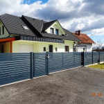 Dvoriščna vrata antracit z ograjo